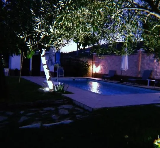מלון Higuera Santa Ana